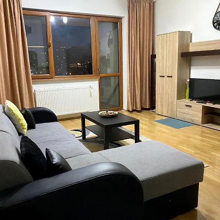Sky Modern 1 Bedroom Apt W Free Parking Bucarest Esterno foto