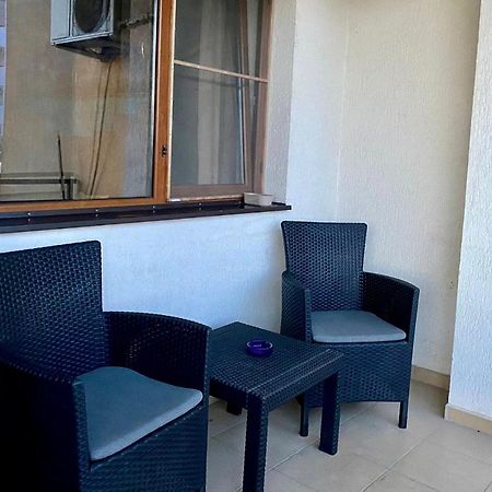 Sky Modern 1 Bedroom Apt W Free Parking Bucarest Esterno foto