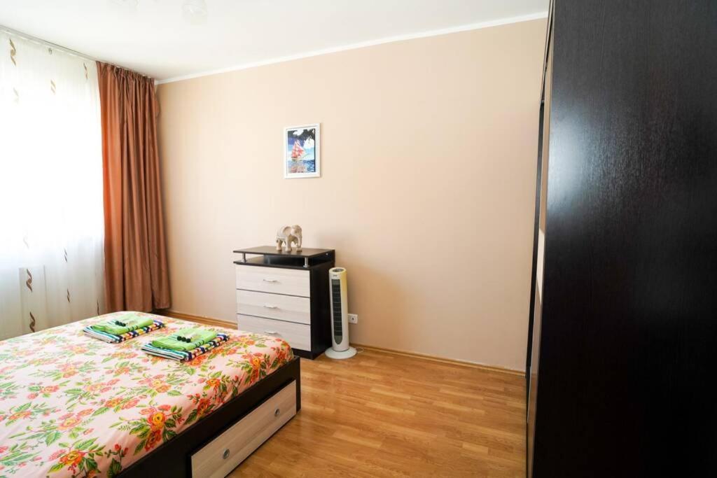 Sky Modern 1 Bedroom Apt W Free Parking Bucarest Esterno foto