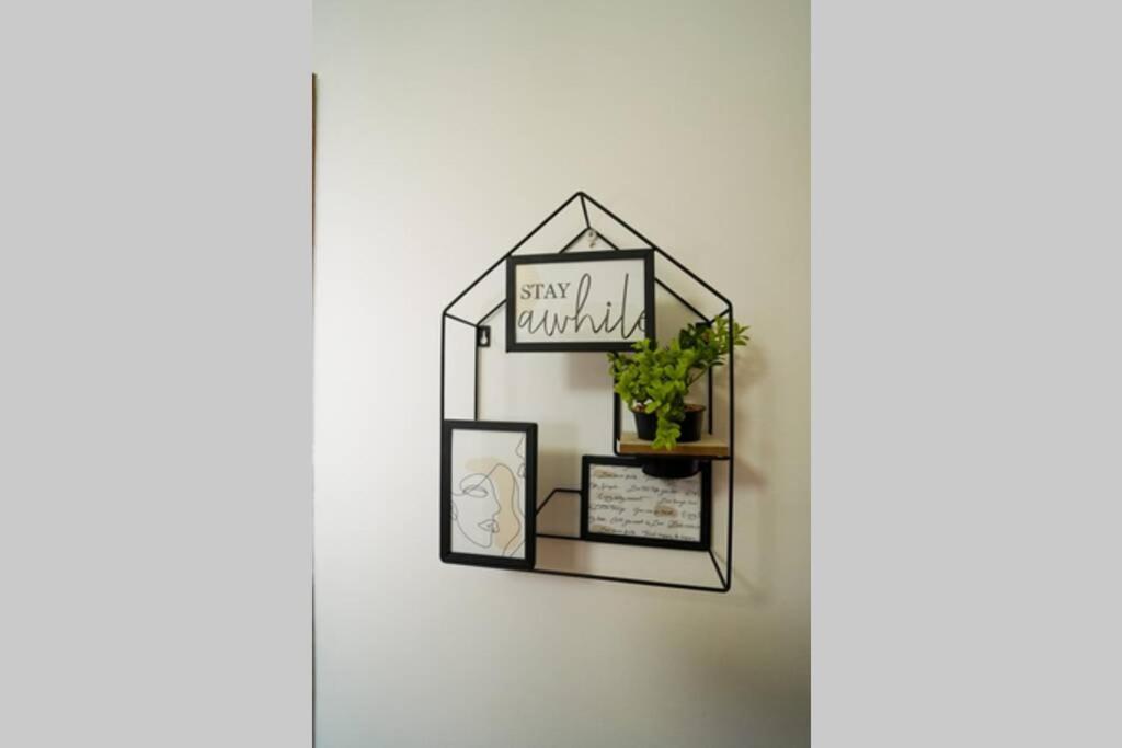 Sky Modern 1 Bedroom Apt W Free Parking Bucarest Esterno foto