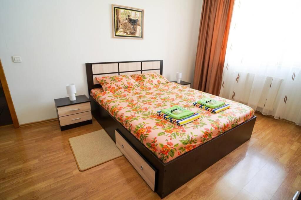 Sky Modern 1 Bedroom Apt W Free Parking Bucarest Esterno foto