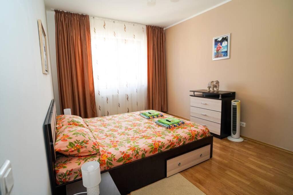 Sky Modern 1 Bedroom Apt W Free Parking Bucarest Esterno foto