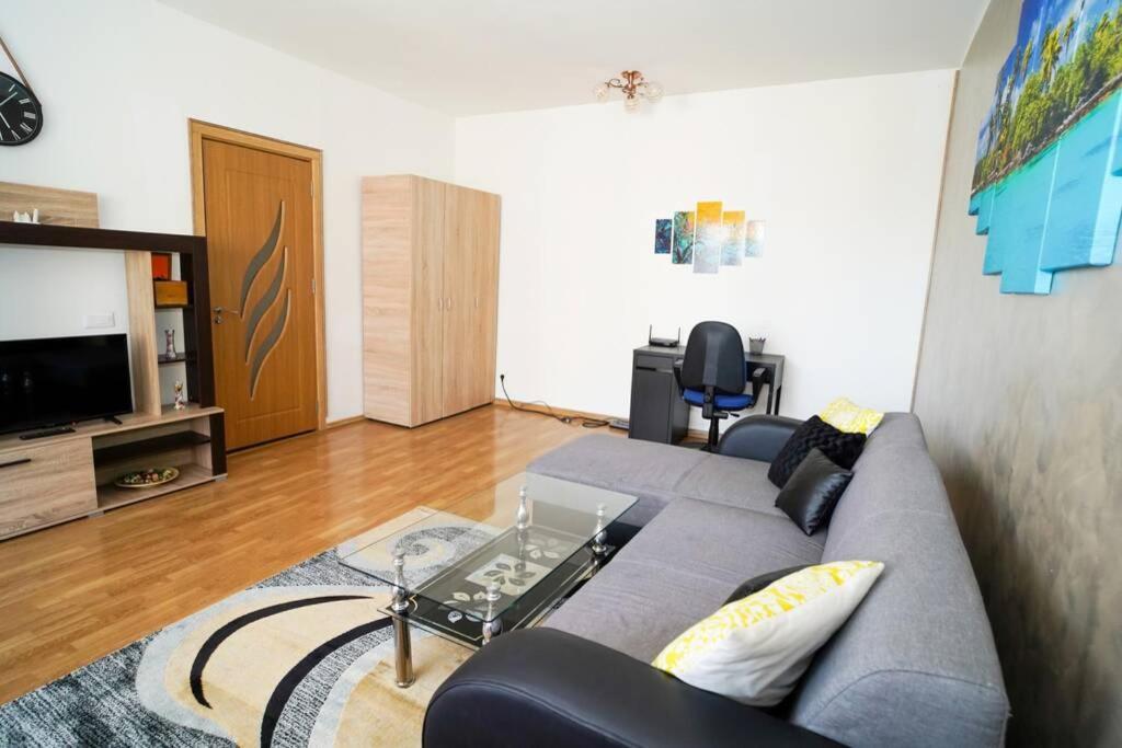 Sky Modern 1 Bedroom Apt W Free Parking Bucarest Esterno foto
