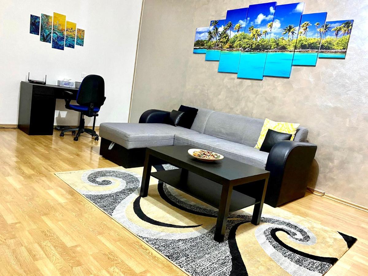 Sky Modern 1 Bedroom Apt W Free Parking Bucarest Esterno foto