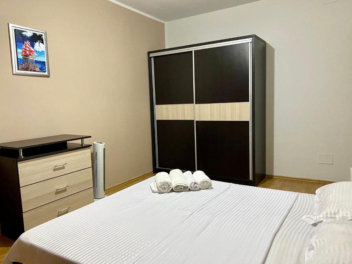Sky Modern 1 Bedroom Apt W Free Parking Bucarest Esterno foto