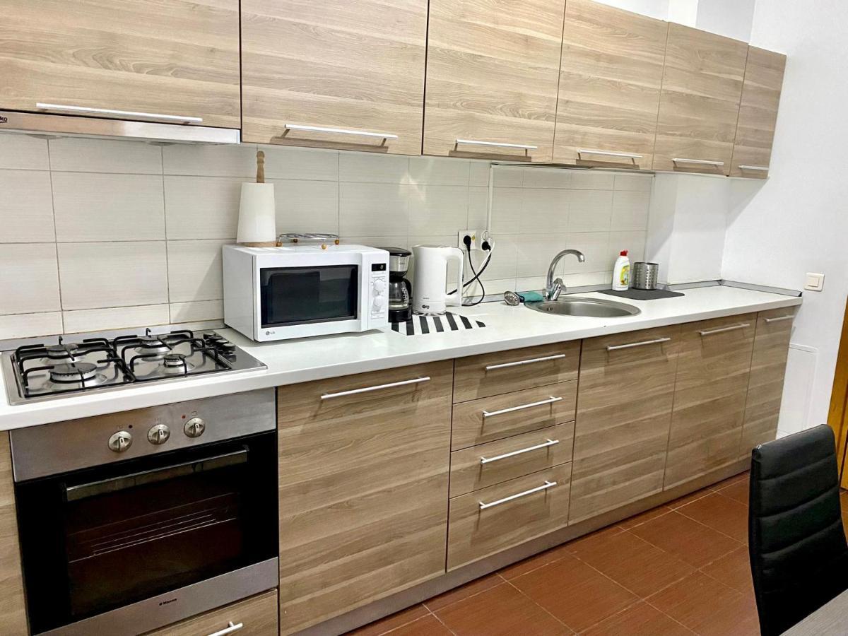 Sky Modern 1 Bedroom Apt W Free Parking Bucarest Esterno foto