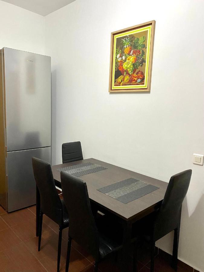 Sky Modern 1 Bedroom Apt W Free Parking Bucarest Esterno foto